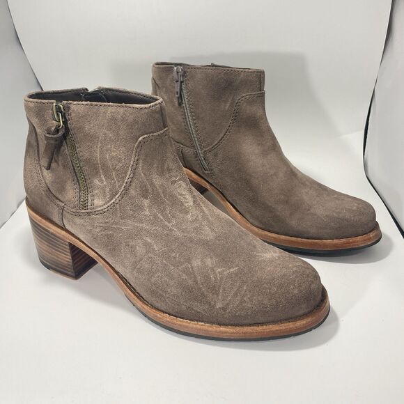 Clarks Clarkdale Dawn Sz 8.5M EU 39.5 Women's Suede Ankle Booties Taupe - Picture 3 of 6